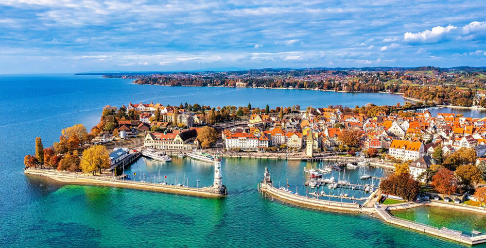 Friedrichshafen Bodensee - schönes türkises Meer, traditionelle Altstadt