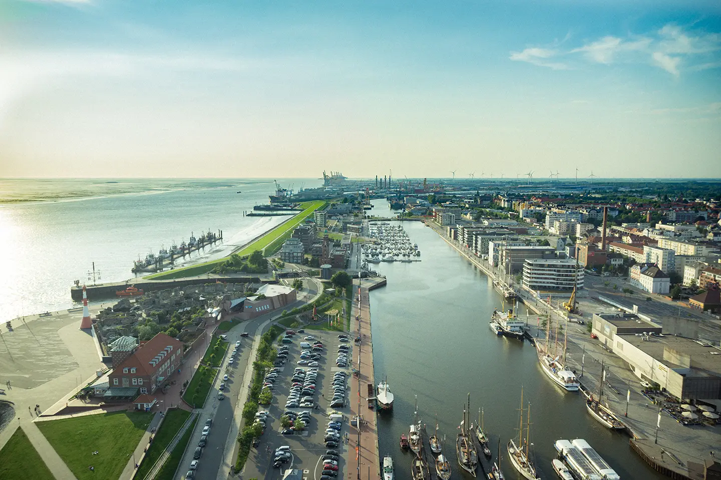 Bremerhaven Nordsee mit Blick von oben auf den Hafen