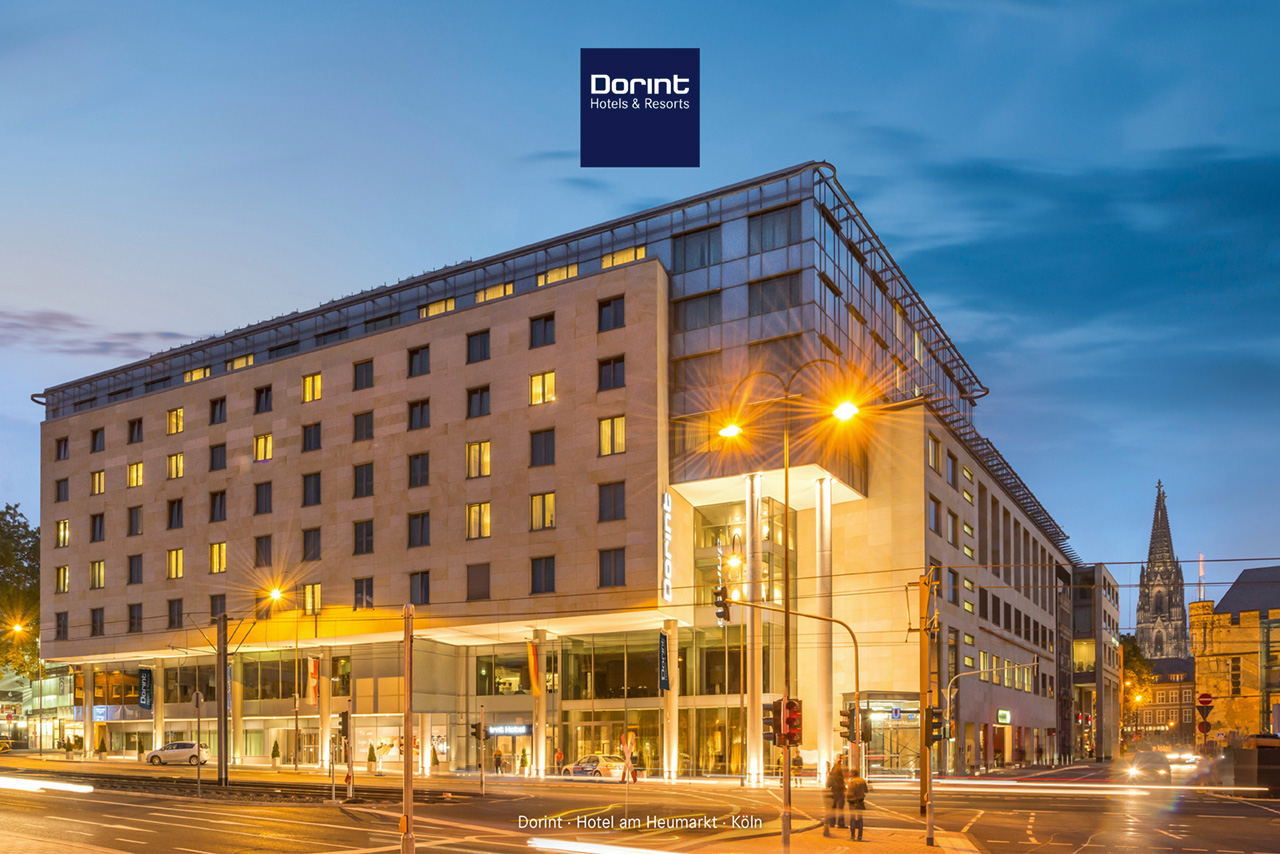 Dorint Hotels und Resorts - Köln / Heumarkt - Außenansicht bei Nacht