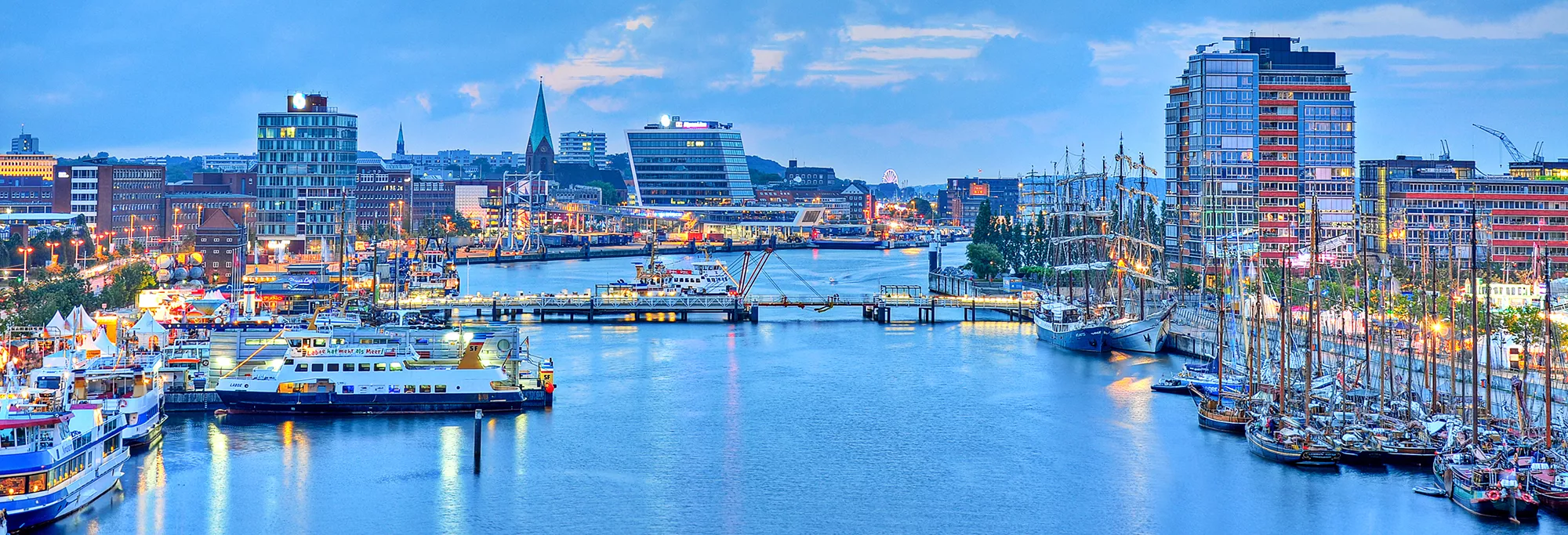 Hafenpanorama bei Städtereise Kiel