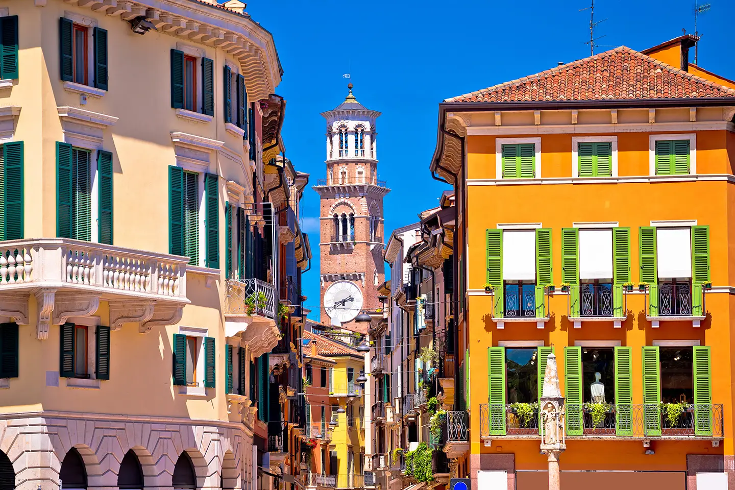 Verona Unterkunft mit Stadtbummel und Blick in die Via Mazzini